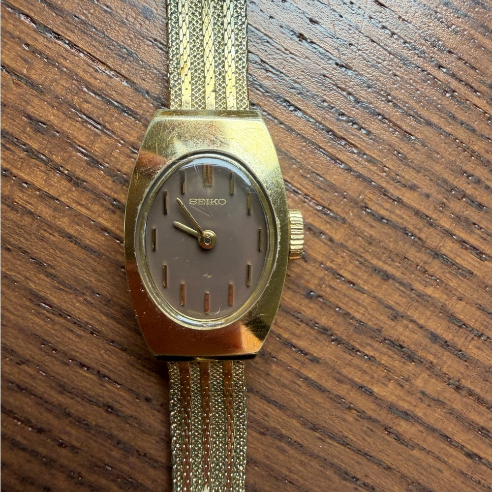 Original Seiko Gold Metal Watch